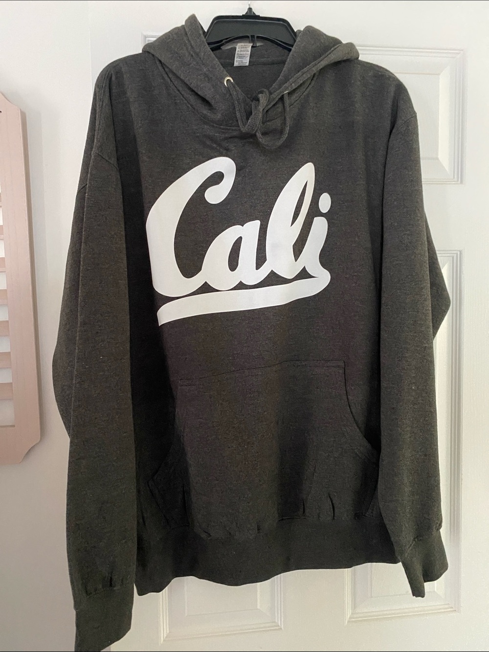 Cali Script Hoodie - Dark Gray Pullover